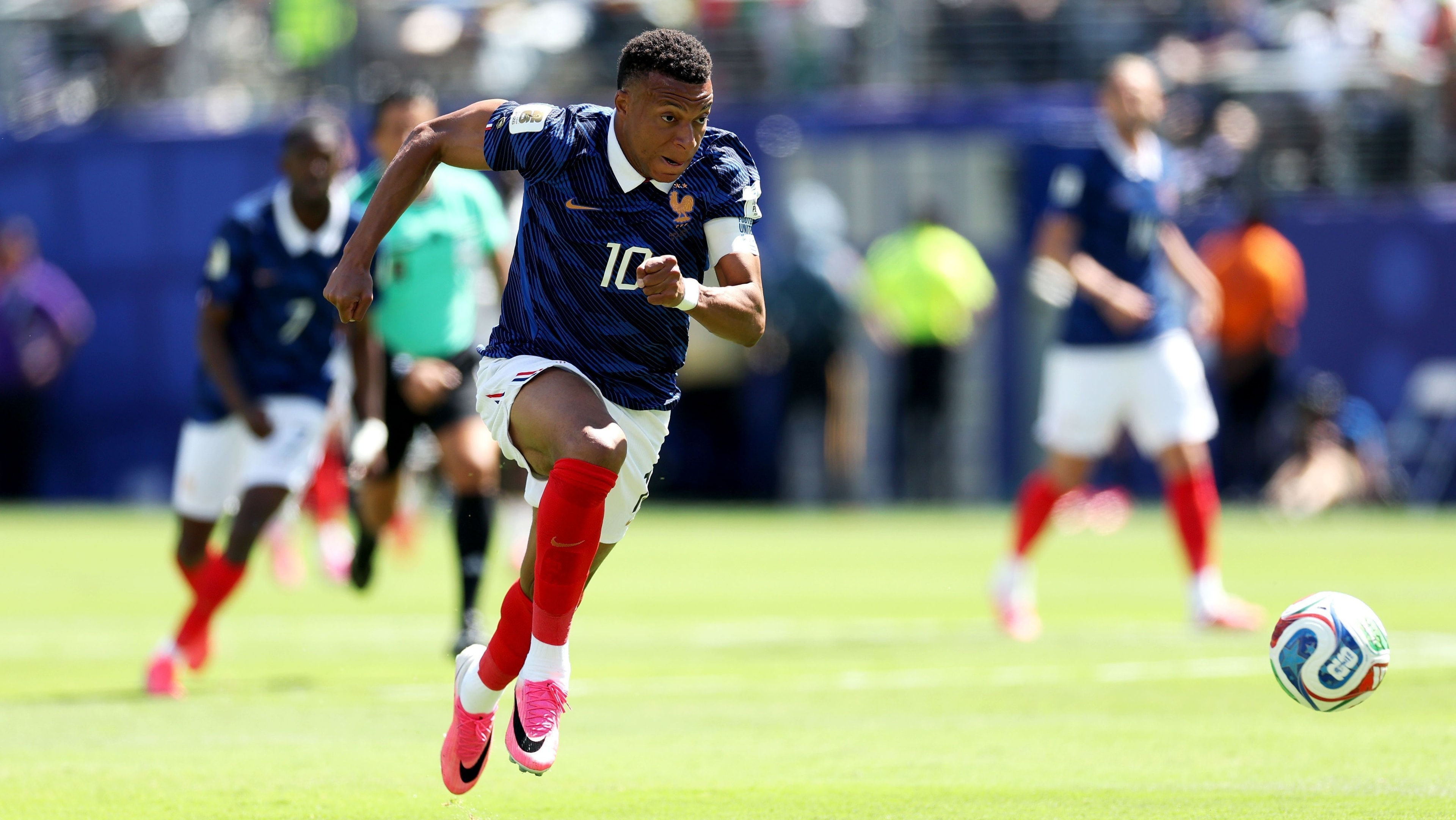 Alphonso Davies deve ser desfalque para a seleção do Canadá mais uma vez