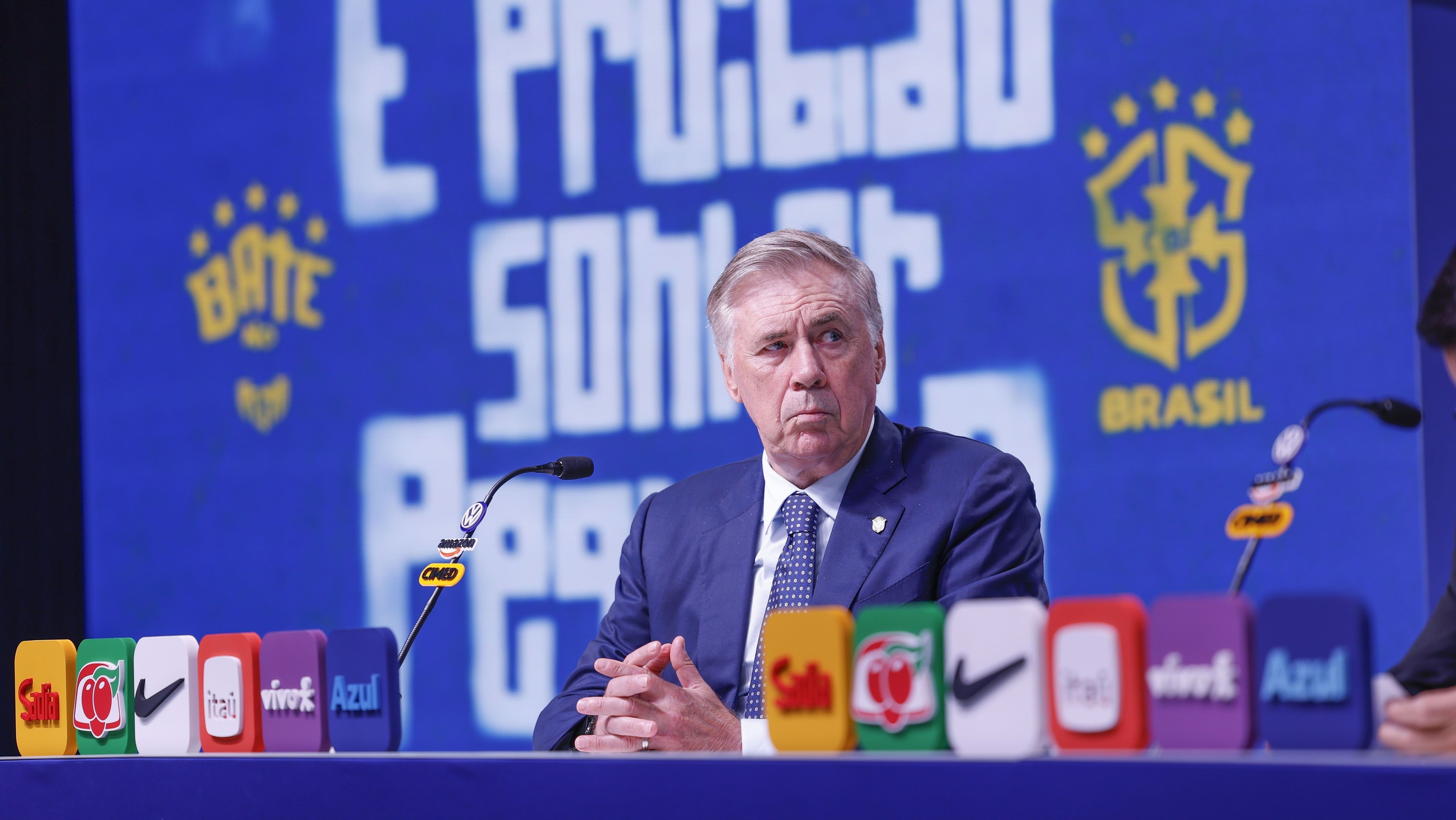 À CNN, Ancelotti aponta “carência de meio-campistas” na Seleção Brasileira
