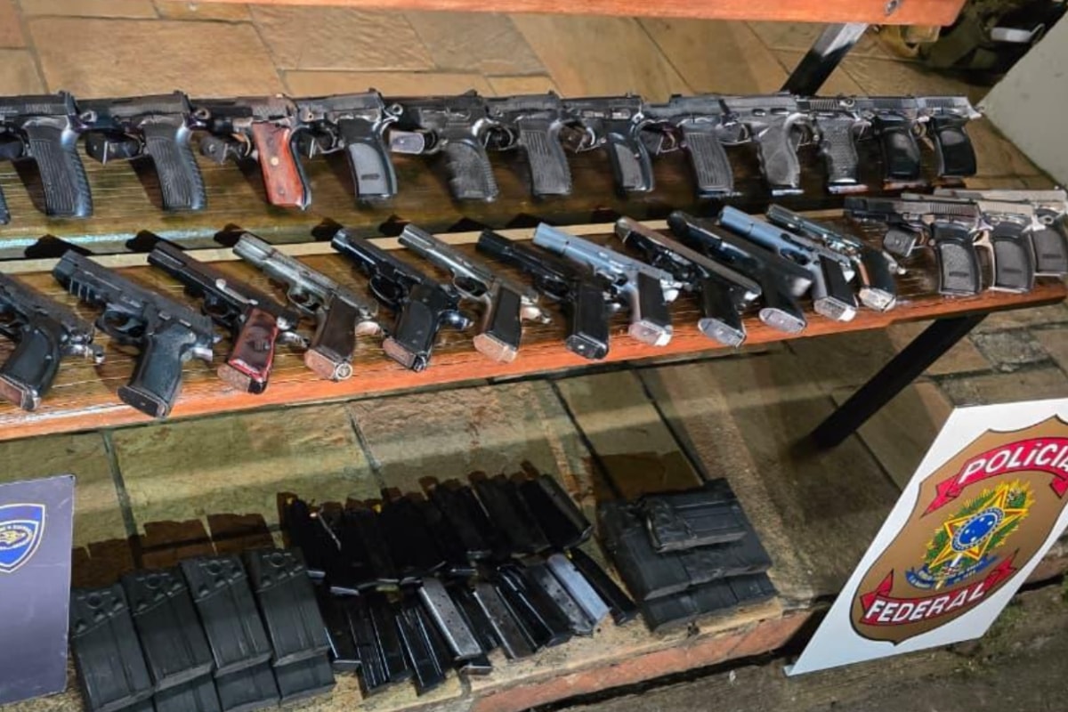 PF intercepta arsenal do Paraguai que abasteceria facções no Rio