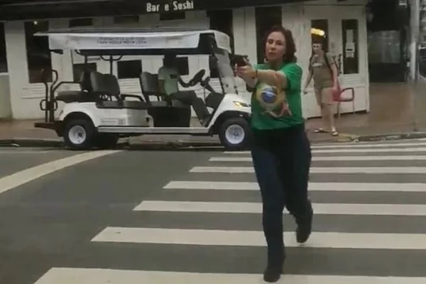 Deputado italiano diz que Zambelli espera anistia se Flávio for eleito