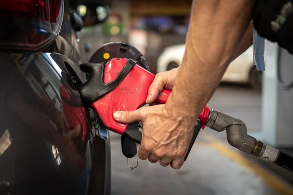 Conselho se reúne nesta 3ª para decidir aumento do etanol na gasolina