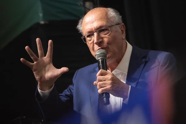 Alckmin chama ataques de Milei de “lamentáveis” e critica ingerência