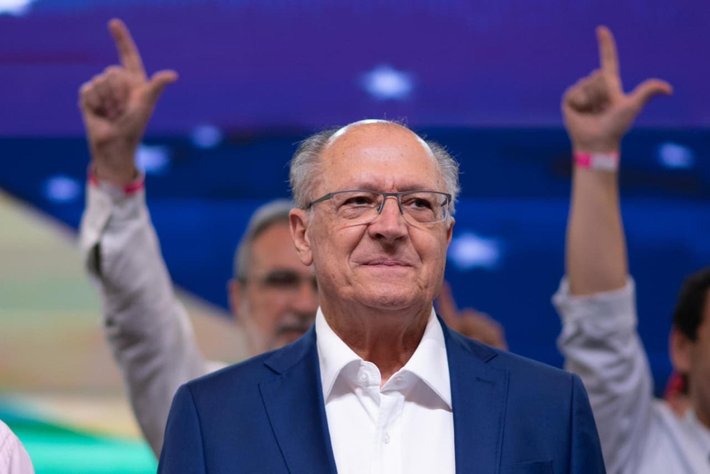 Em congresso do PT, Alckmin ressalta lealdade a Lula: "Conte comigo"