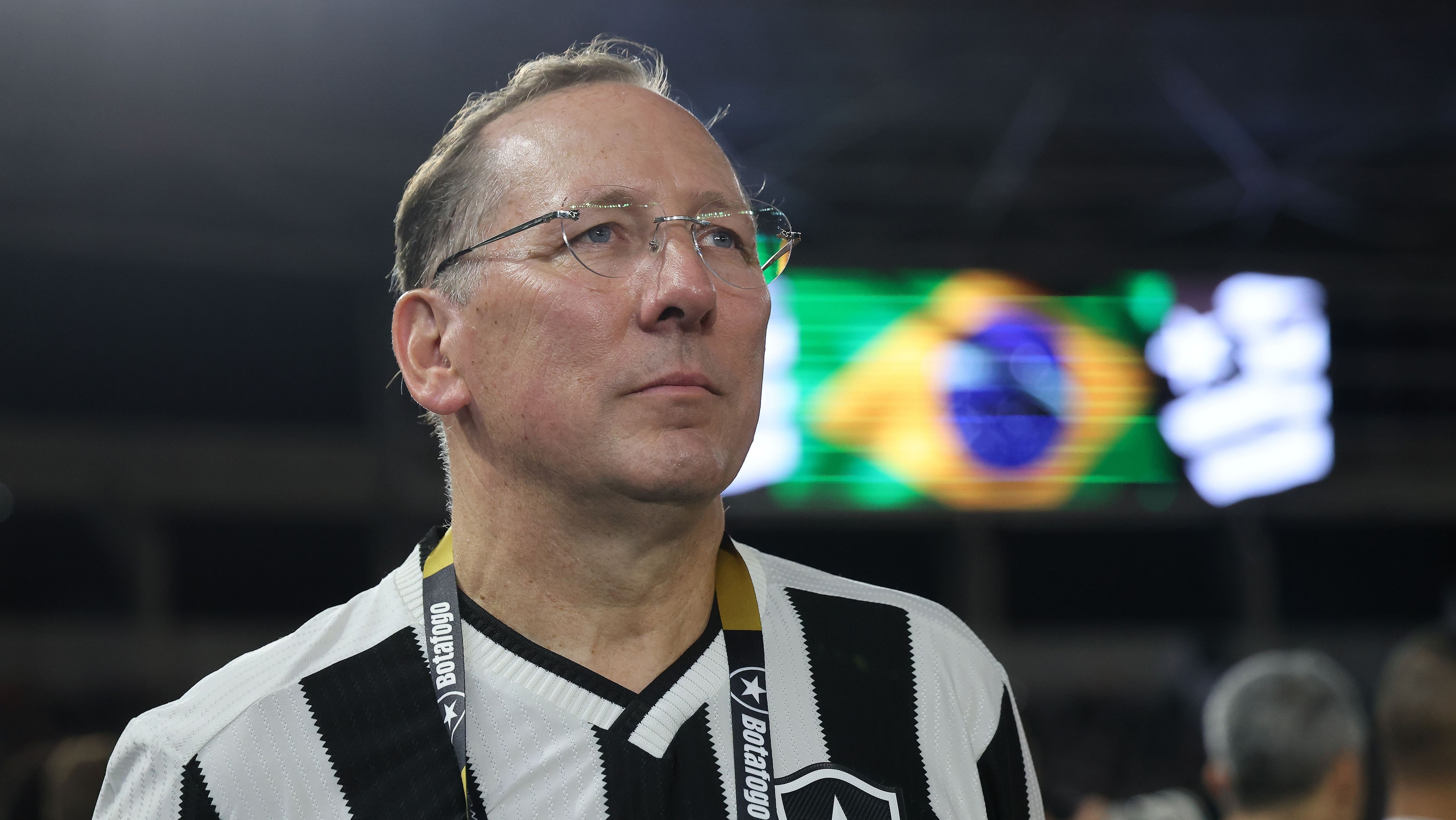 Textor abre o jogo sobre situação financeira do Botafogo e aponta solução