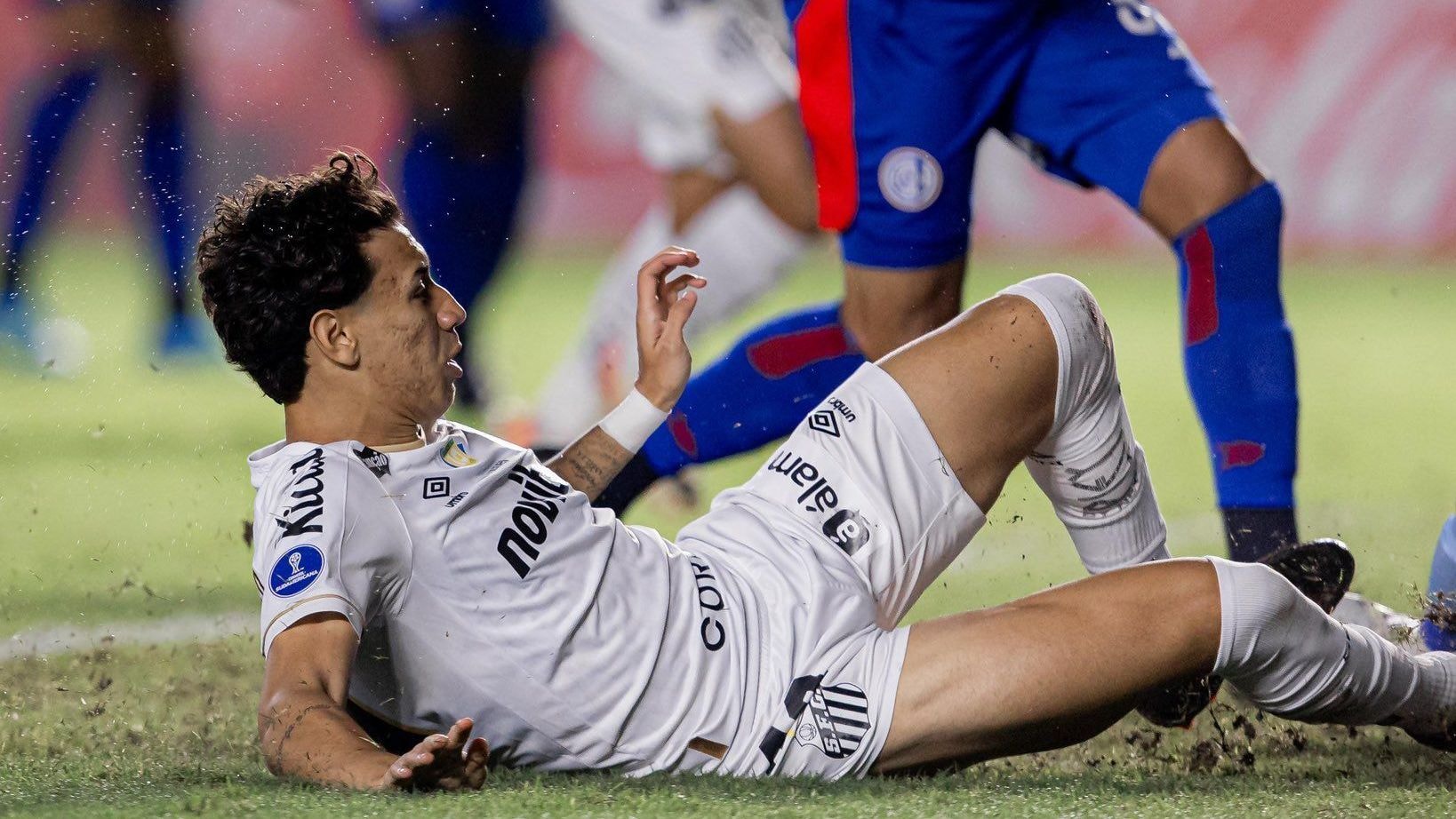 Cleiton falha, e River arranca empate contra o Bragantino na Sul-Americana