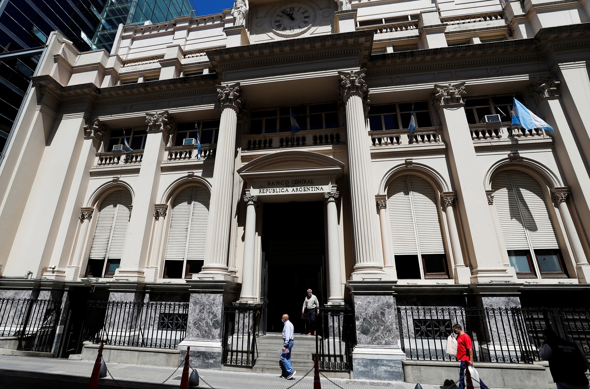 13 trilhões por cento de inflação: Milei critica BC argentino e pede reforma
