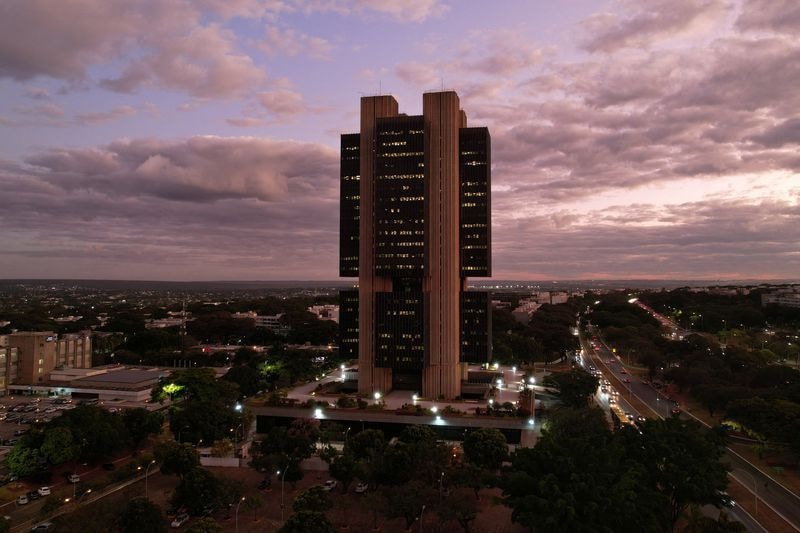 Mercado se preocupa com controle da inflação após corte da Selic