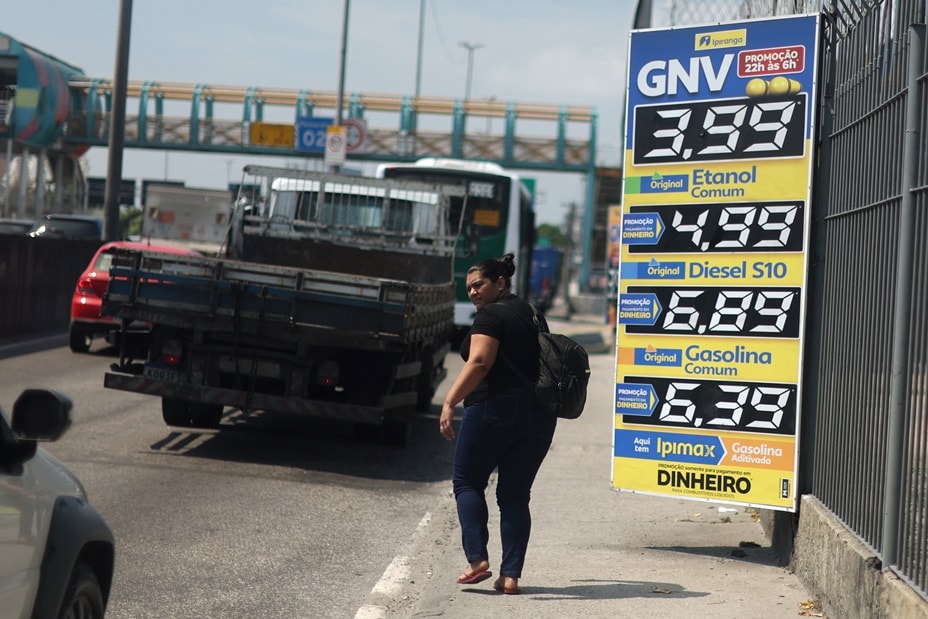 Inflação de serviços acende alerta no mercado e põe em dúvida novos cortes na Selic