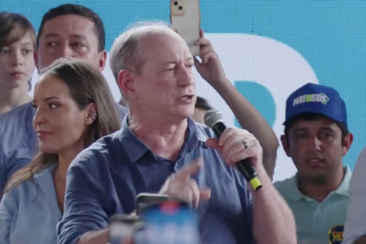 Ciro Gomes lança pré-candidatura ao governo do Ceará com apoio do PL