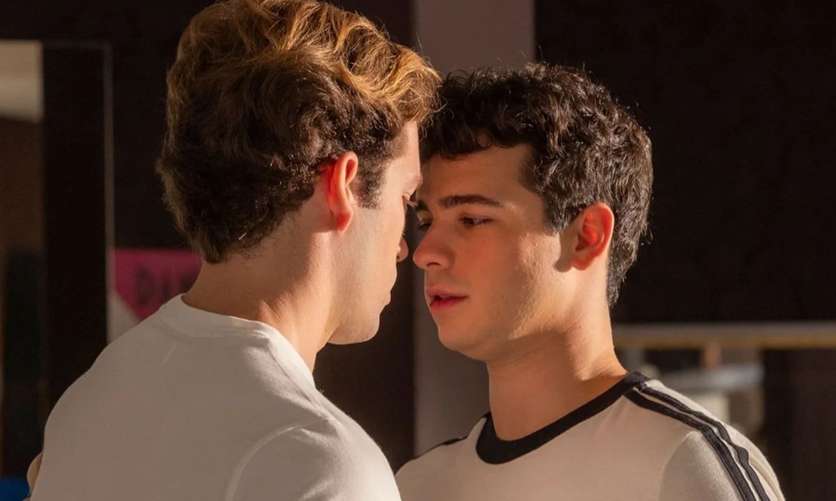 Após beijo em 'Quem Ama Cuida', Mau Mau é chutado por Felipe e engata novo romance