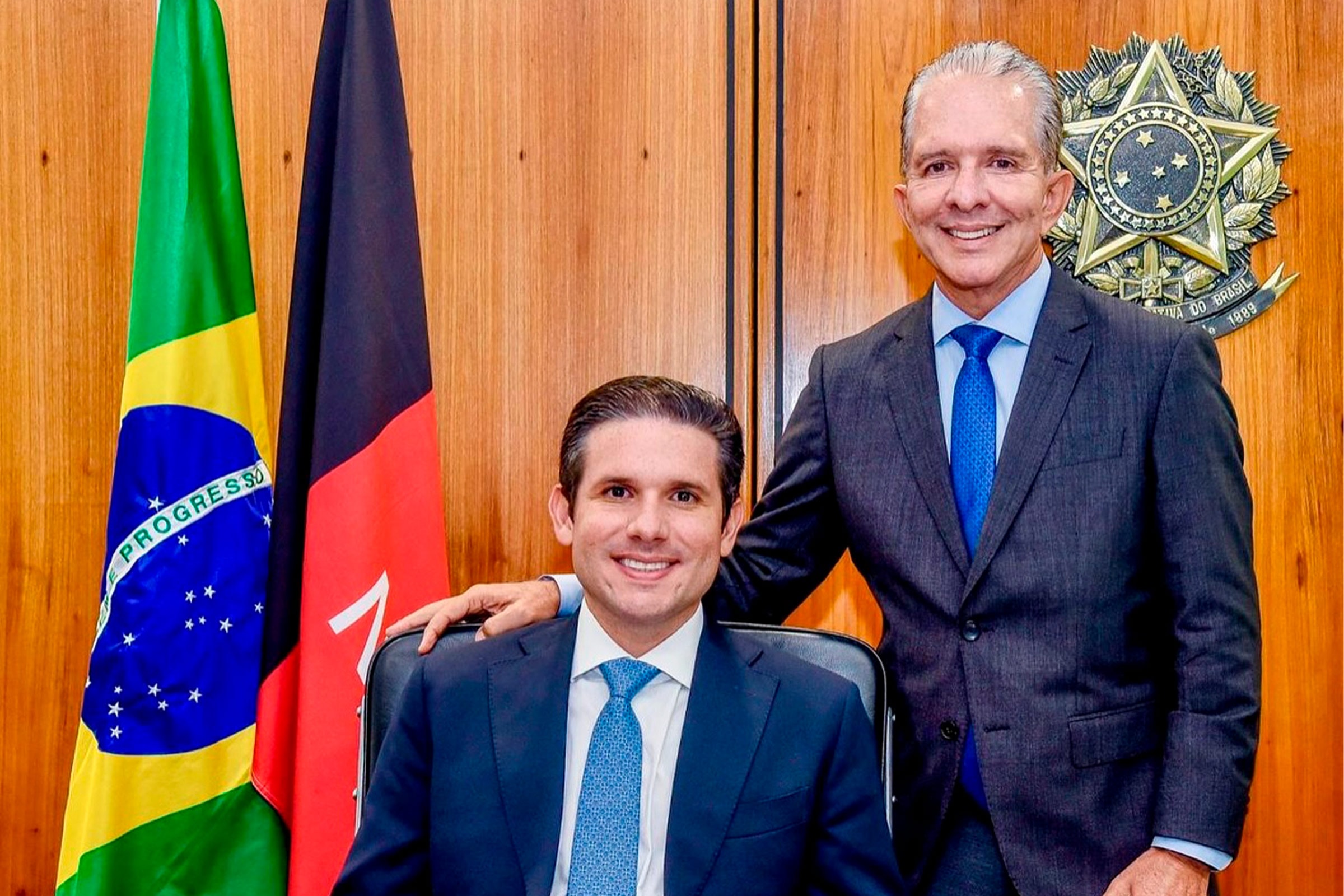 Pai de Hugo Motta perde eleição, mas presidente da Câmara emplaca irmã