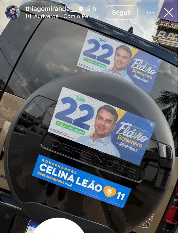 Publicitário ligado a Vorcaro estampa "adesivaço" de Flávio em carrão