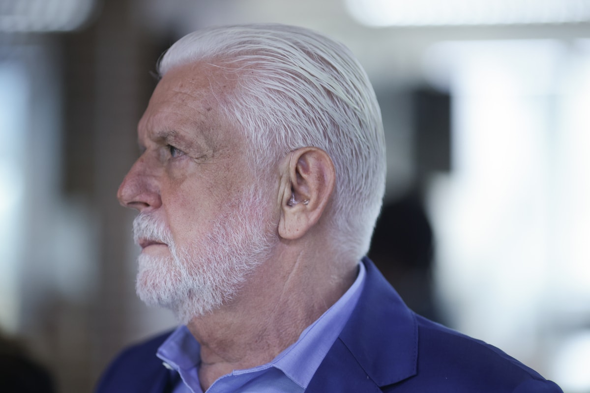 Jaques Wagner tentou vender terreno de R$ 15,8 milhões após ser alvo no Caso Master