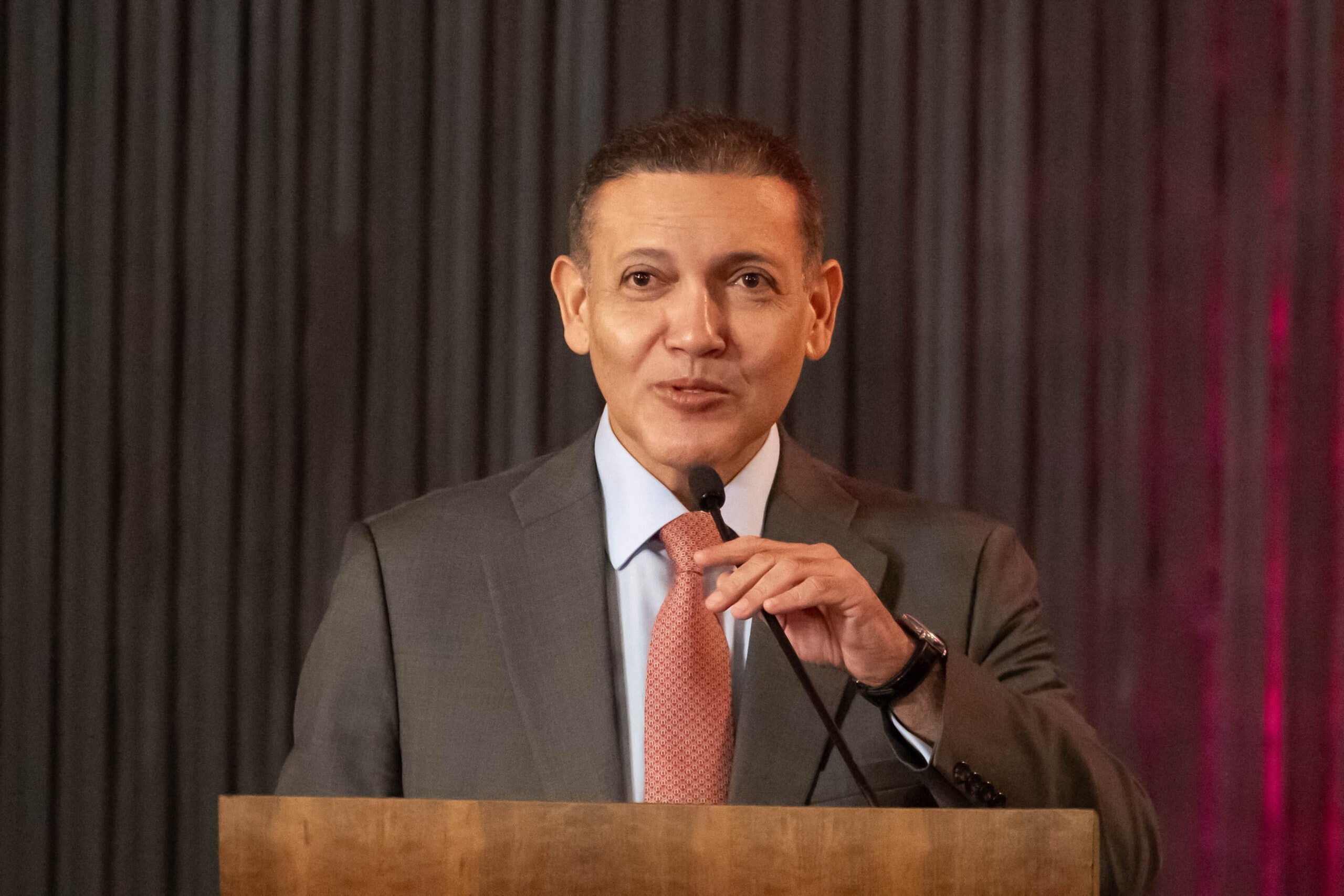 Master: deputados do PT pedem a Fachin investigação contra Nunes Marques