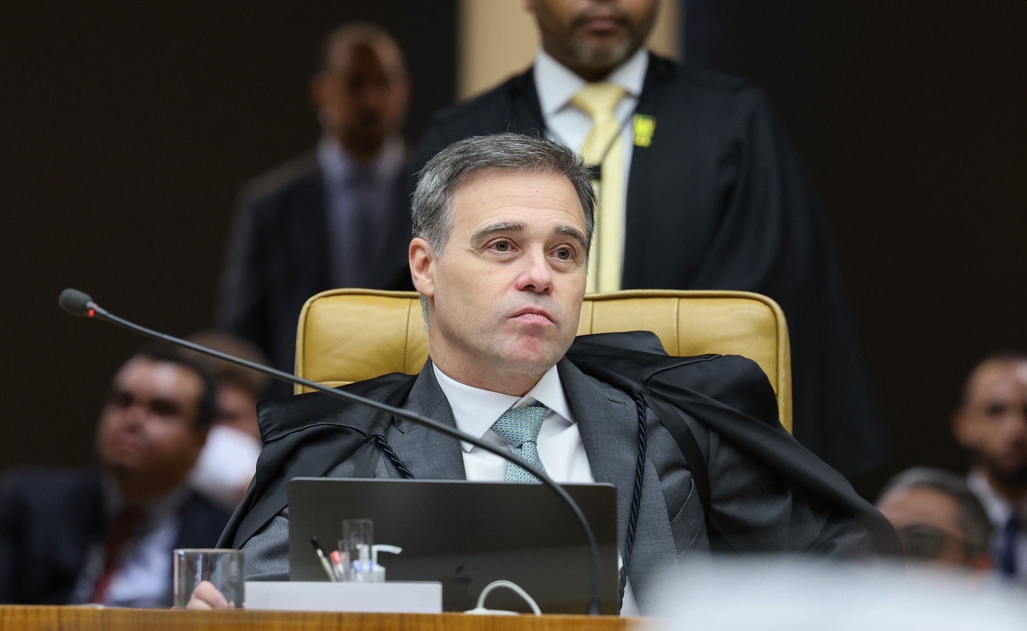 Após bate-boca, Dino diz a Fachin que falas em sessão não foram “pessoais”