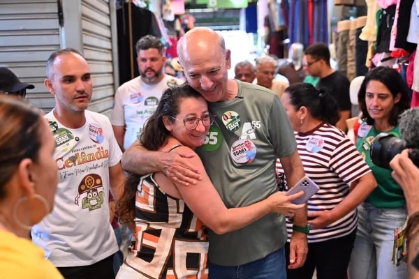 Arruda diz que pretende dar fim à licitação para boxes de feiras do DF