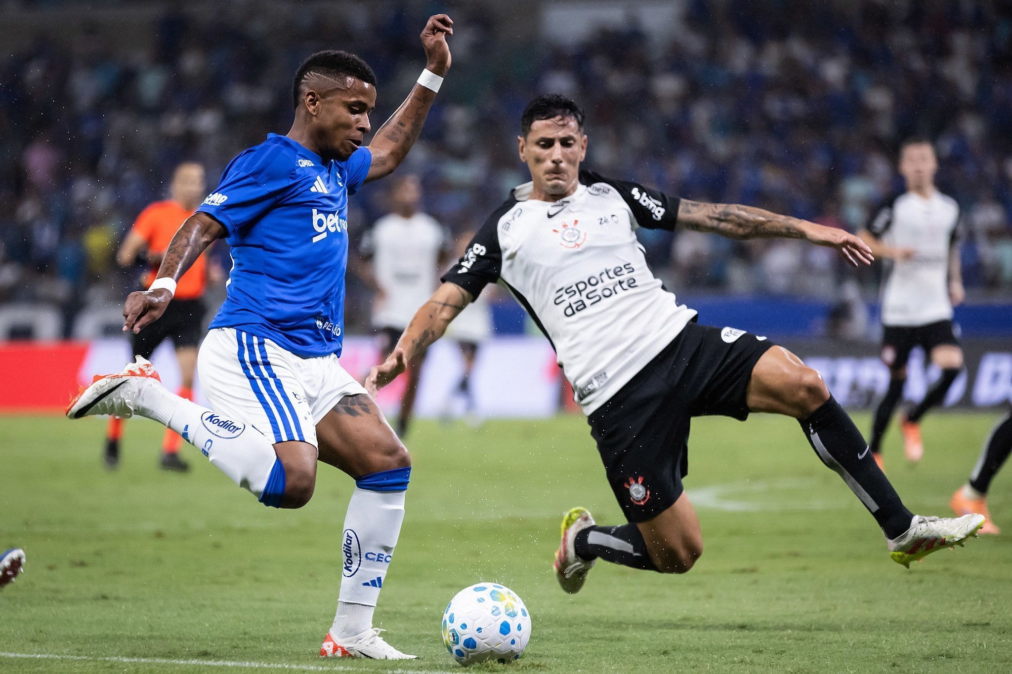 Vitória x Botafogo: escalações e onde assistir ao jogo do Brasileirão