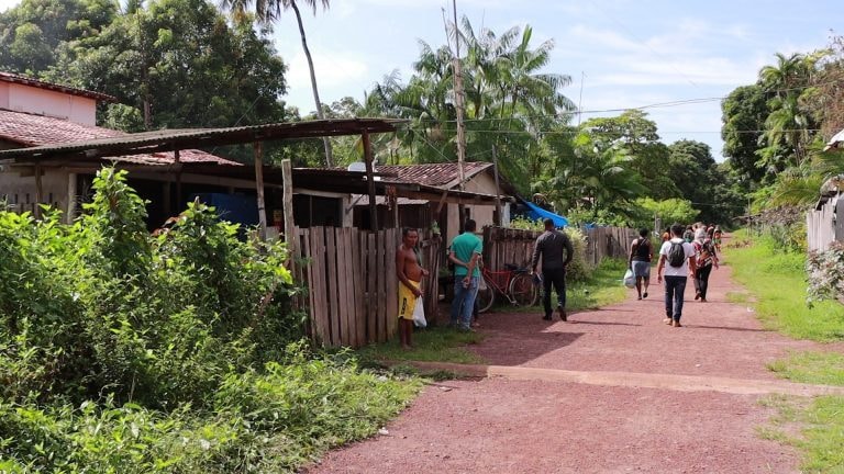 Amazônia abastece país com energia, mas quase 3 milhões de moradores da região dependem de fósseis