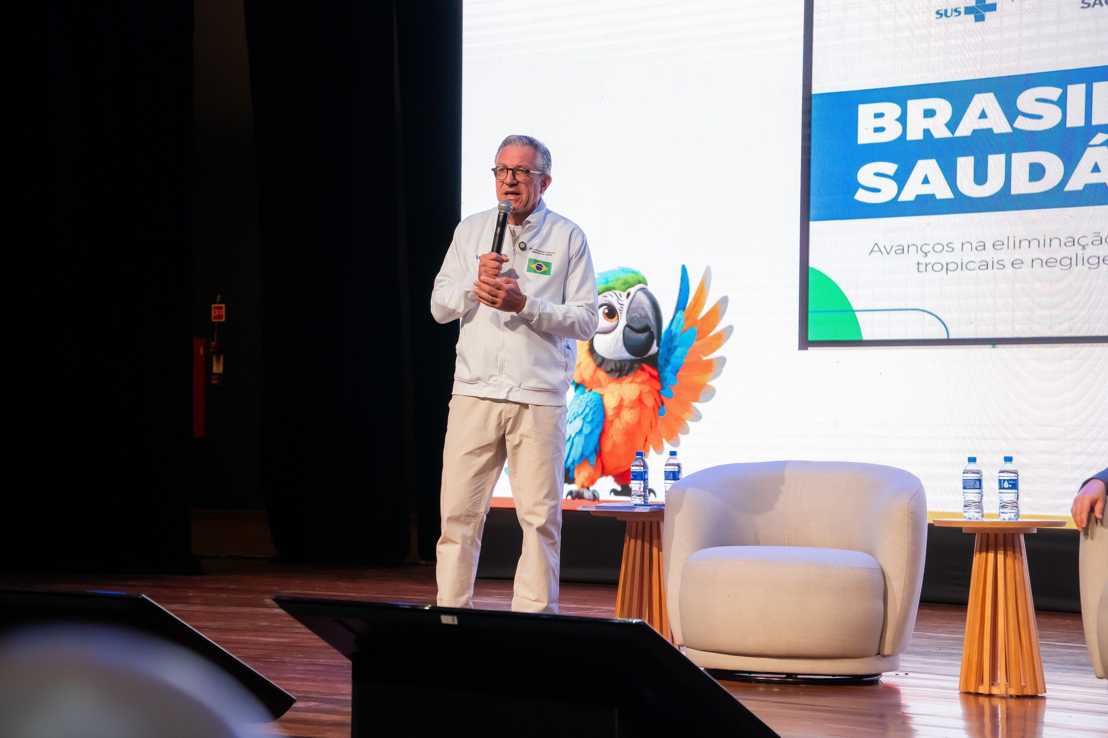 Uma em cada 60 pessoas agora está infectada com HIV, enquanto a crise de drogas alimenta o surto nesse pequeno país insular