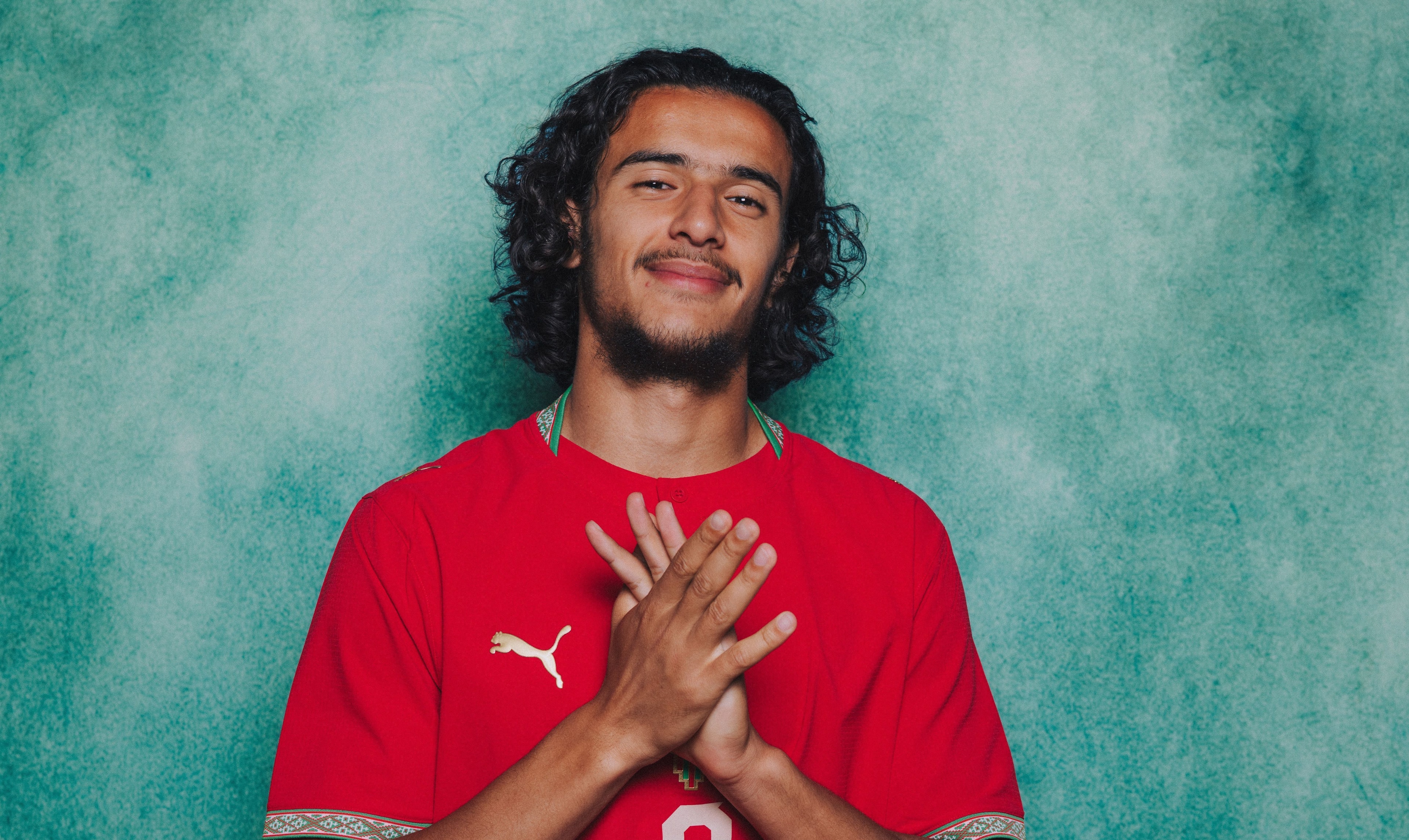 RD Congo chama atenção com look aos chegar nos EUA para a Copa