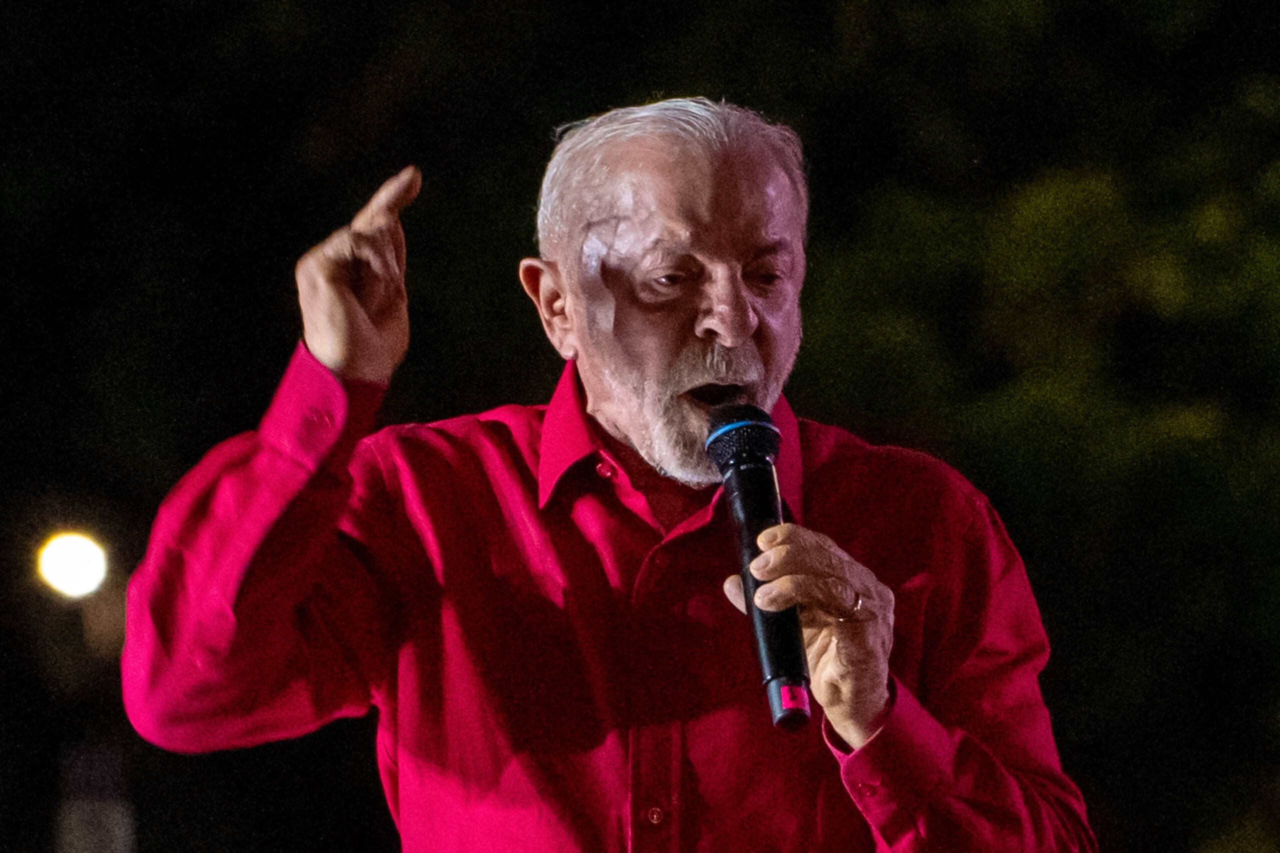 Voto "Marécio": Lula sobe tom contra Aécio e cobra apoio a Marília e Áurea
