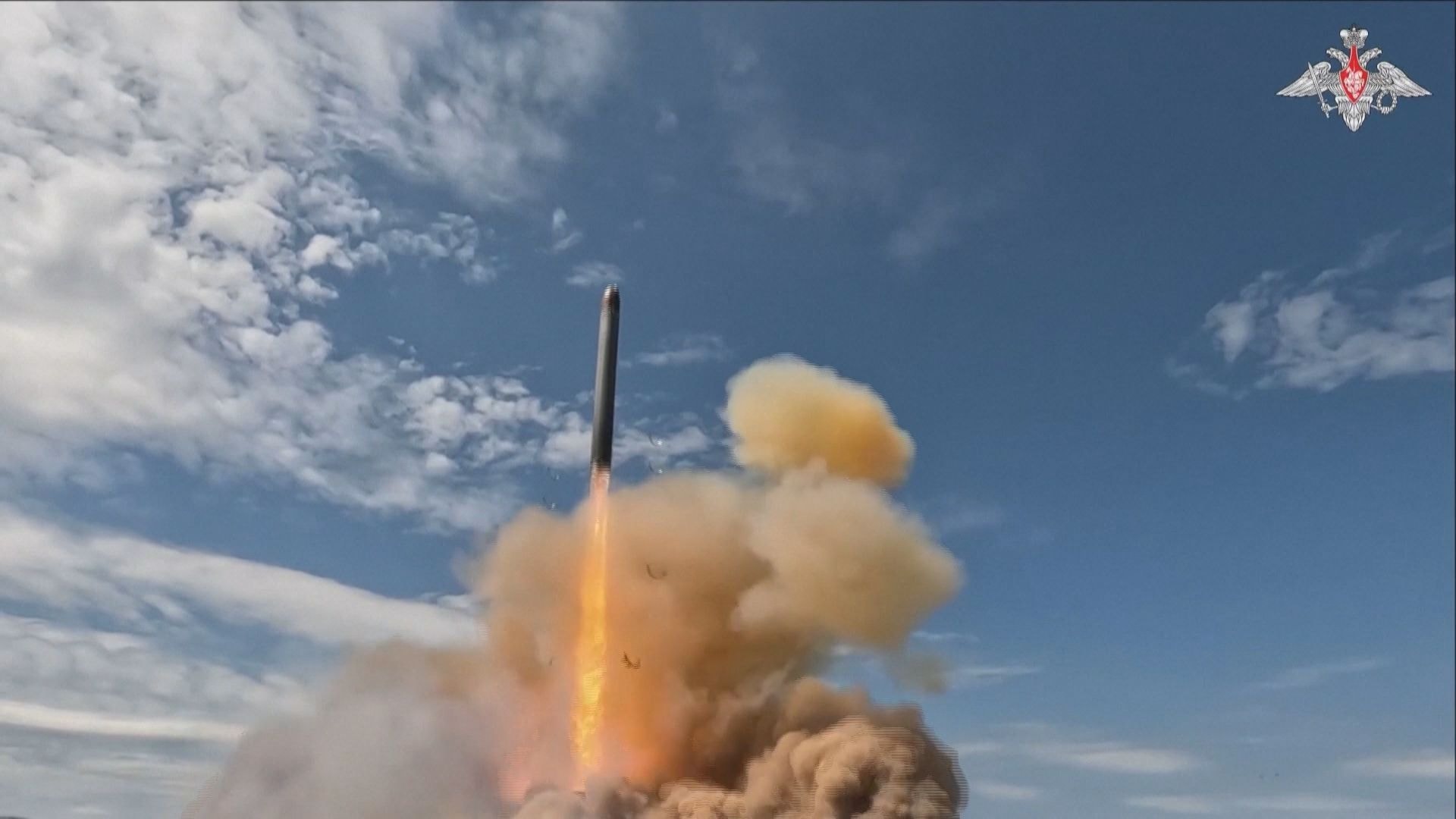 Rússia faz exercícios nucleares usando forças militares