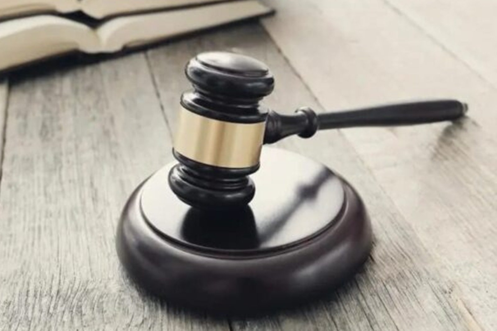 Banco é condenado após chefe ameaçar funcionária: “Vontade de socar”