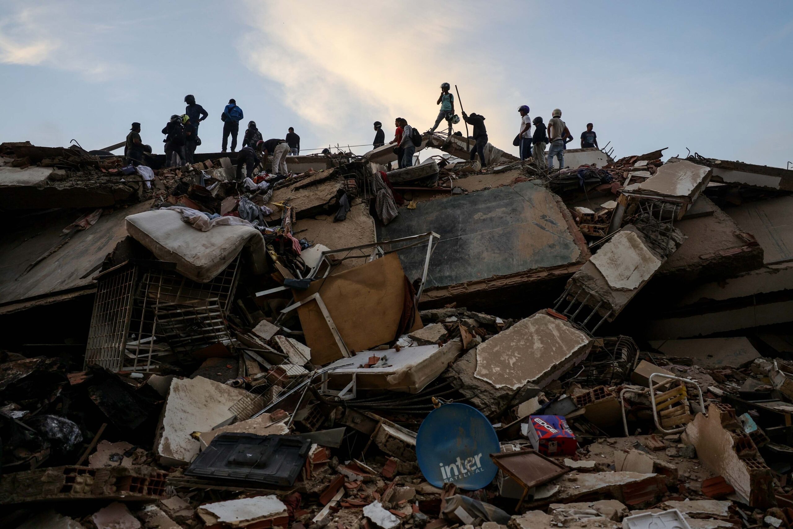 Número de mortos após terremotos na Venezuela sobe para 1.430