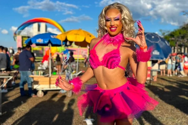 Com tema voltado às eleições, 27ª Parada LGBTQIAPN+ colore a Esplanada