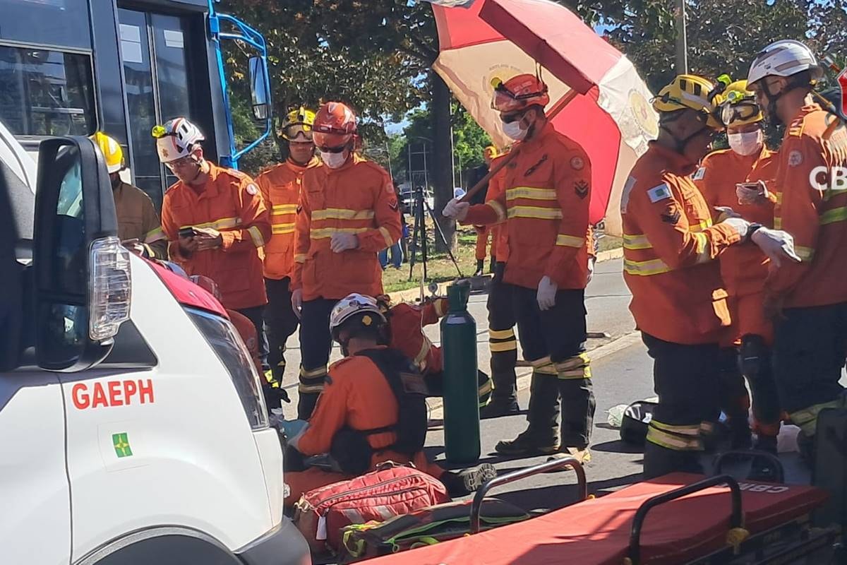Ciclista de 49 anos morre após ser atingido por ônibus na EPTG