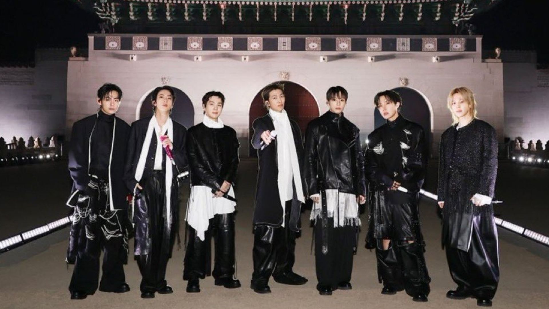 Jackson Wang entrega performance teatral intimista em show no Brasil; veja