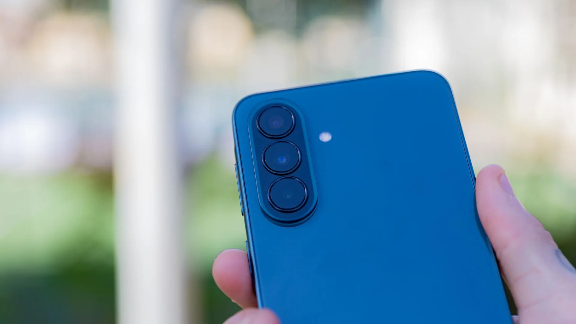 Samsung faz mudança bizarra no Galaxy A37 apenas 4 meses após o lançamento
