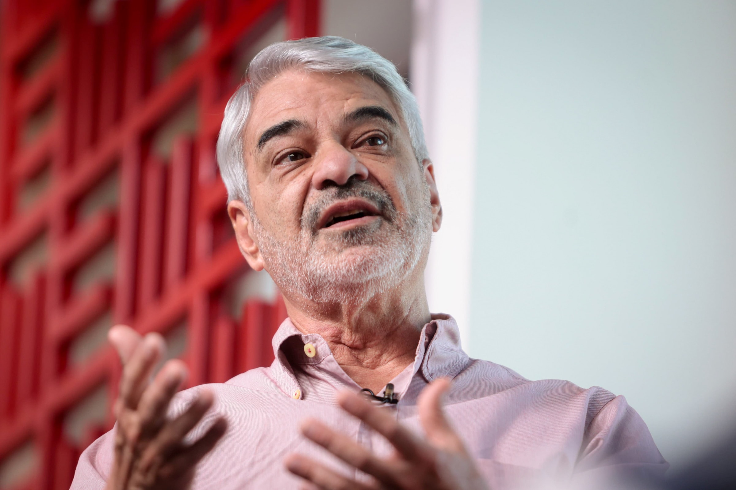 Federação com PT, PV e PCdoB lança Humberto Costa ao Senado por PE