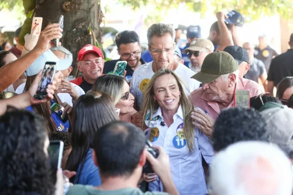 Celina promete seguir com regularização de condomínios no Jardim Botânico