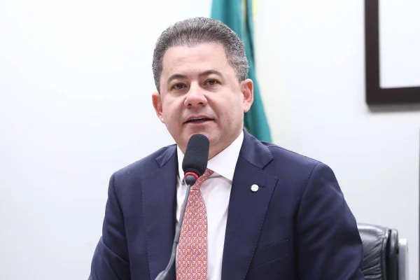 Dias antes de ser alvo da PF, deputado disse ter tido celular roubado