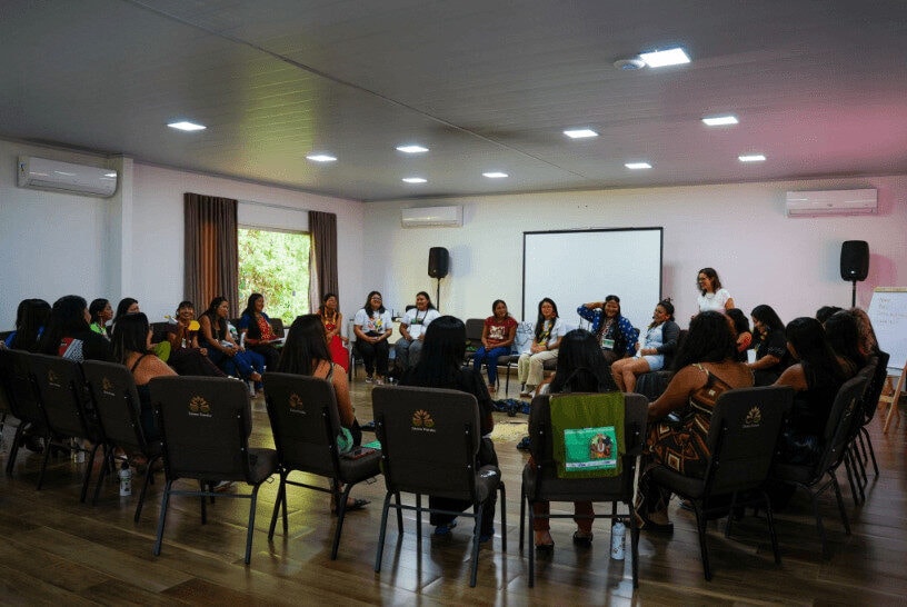 Mulheres indígenas compartilham experiências e discutem sua participação na gestão dos territórios