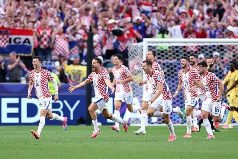 Após eliminação, Steve Clarke anuncia saída do comando da seleção escocesa