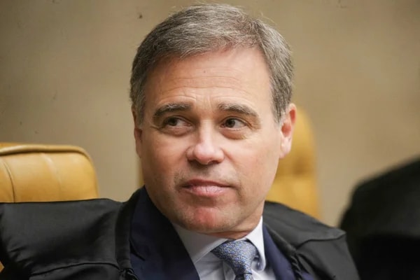 BRB quer vender carteira por R$ 370 milhões após decisão de Mendonça