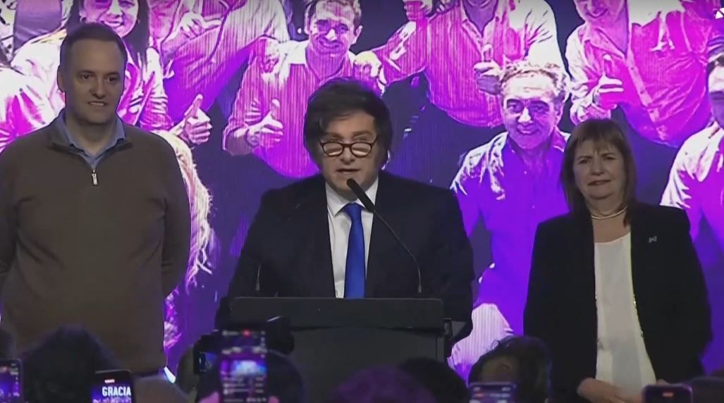 Reforma eleitoral de Milei inclui fim das primárias e de doações