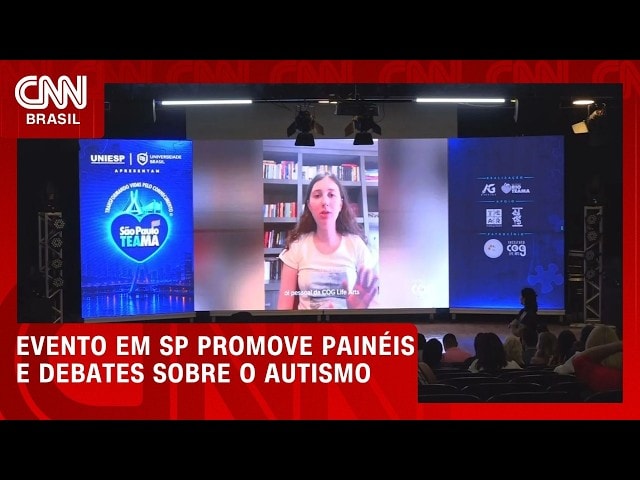 Cão de assistência prevê crise sensorial em colação de grau e se prepara para agir: “Perguntou com o olhar”