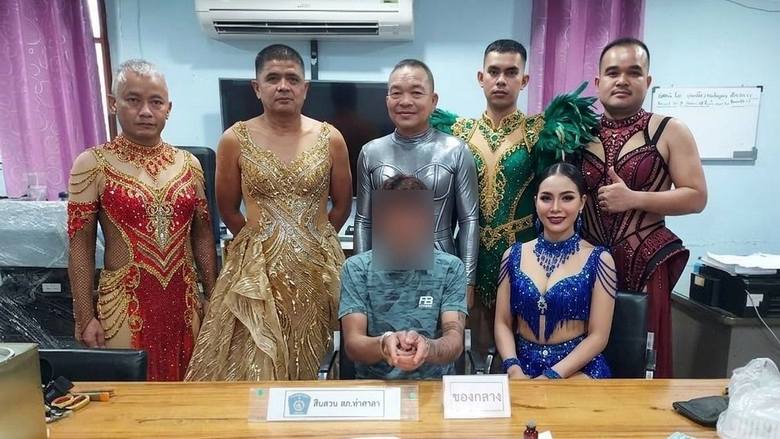 Vídeo: Policiais do Peru se fantasiam de mascote da Copa e prendem homem