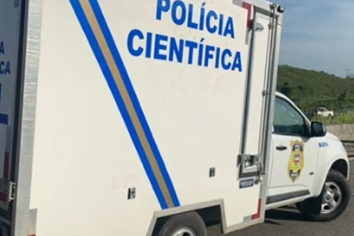 Criança de 2 anos é achada morta no esgoto do quintal de casa
