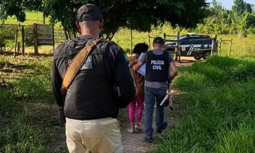 Mulher é resgatada de cárcere privado após ajuda do filho de 7 anos