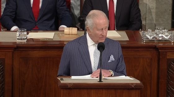 Veja imagens das armas usadas por homem que atirou em jantar com Trump