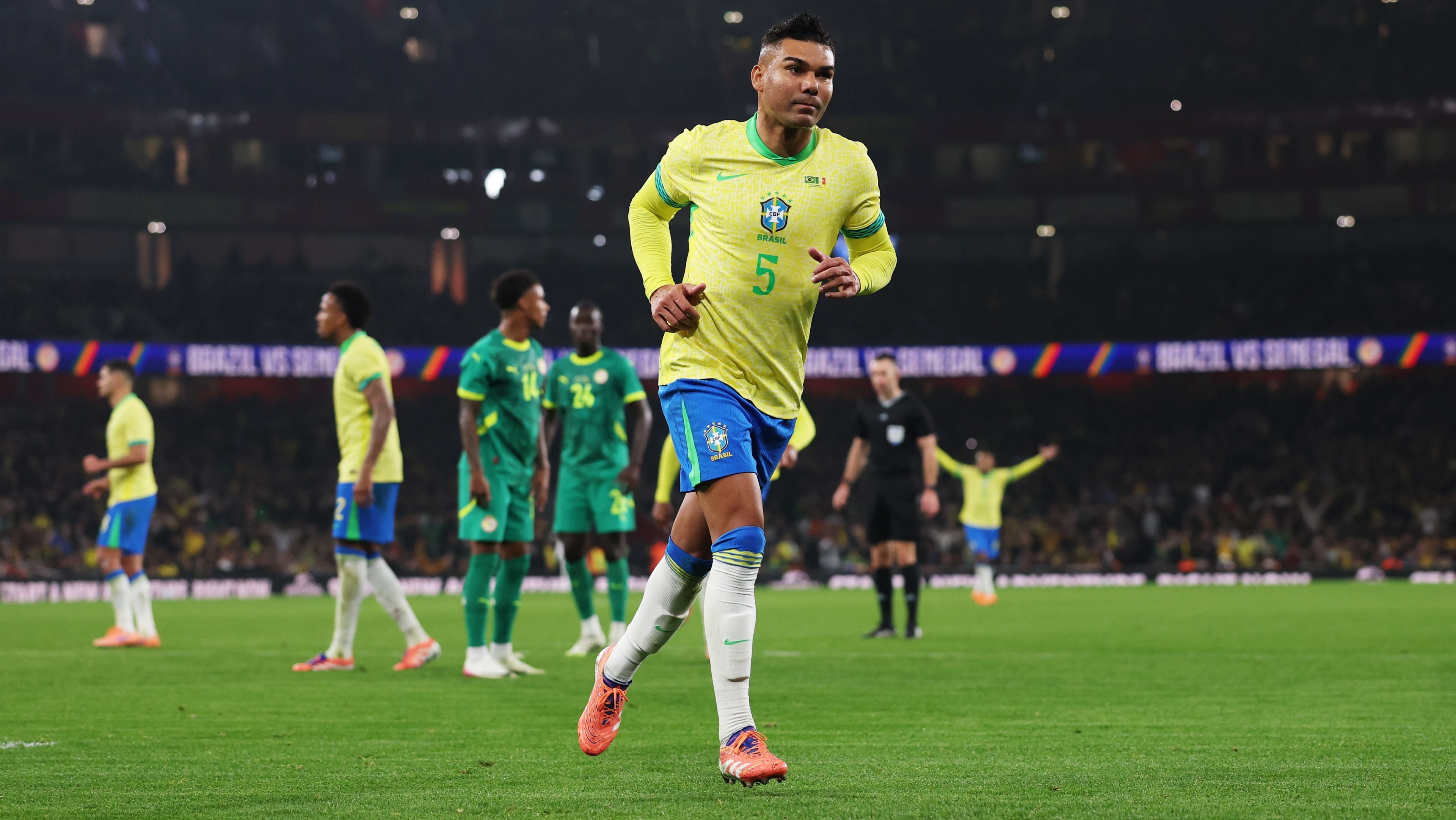 Casemiro fala sobre prazo para retorno de Neymar: “Temos que respeitar”