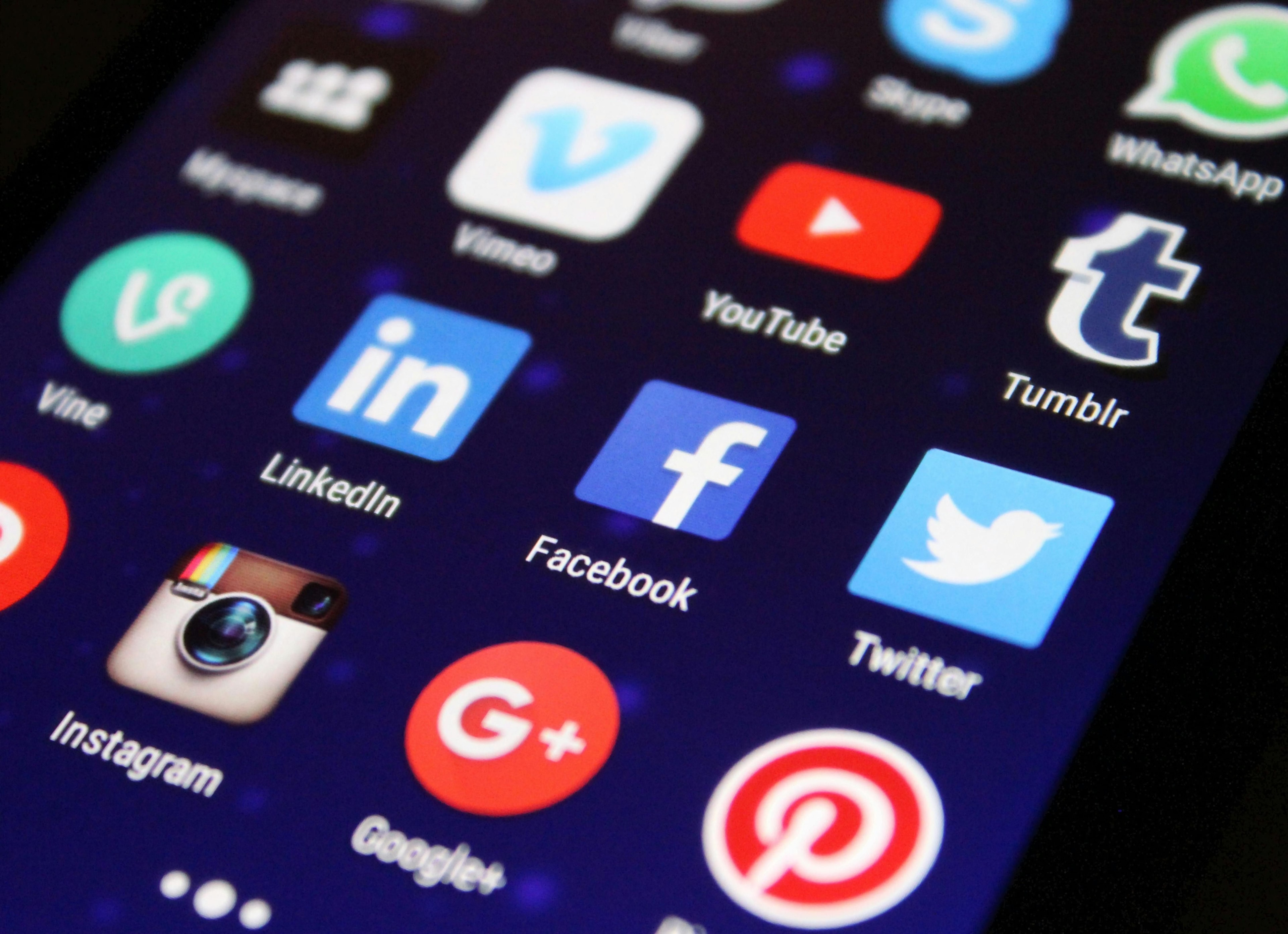 Noruega quer proibir redes sociais consideradas nocivas para crianças