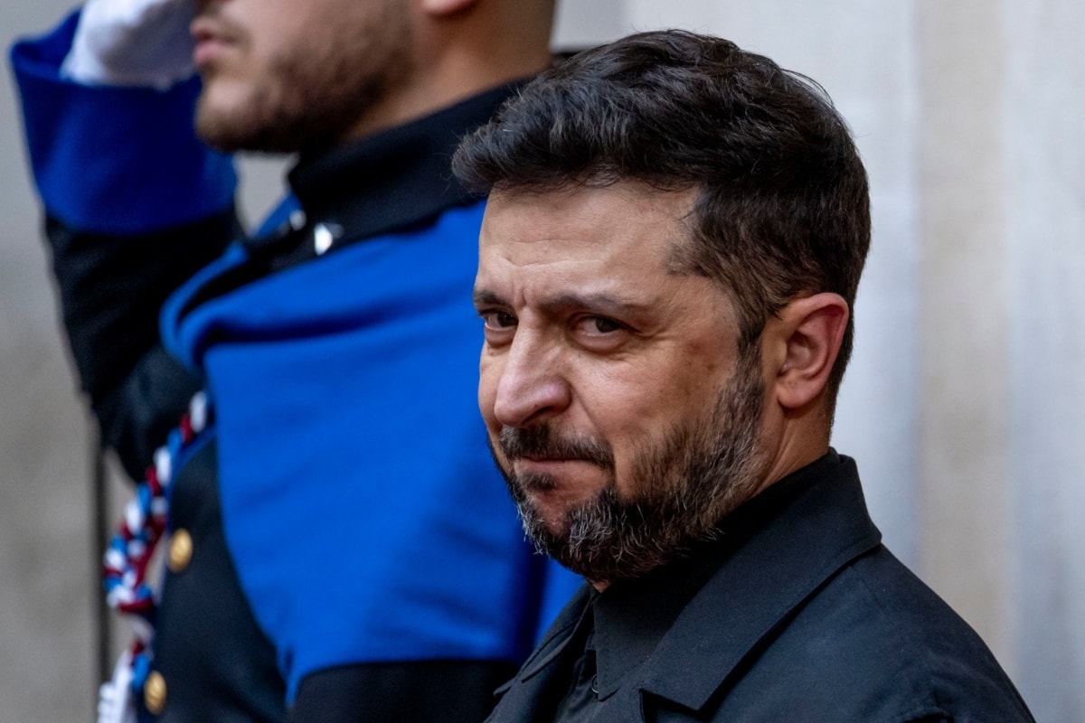 Inimigo de Orbán, Zelensky comemora vitória da oposição na Hungria