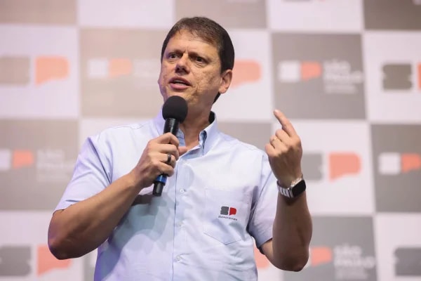 Reeleição de Tarcísio no 1º turno pode afetar disputa de Lula e Flávio