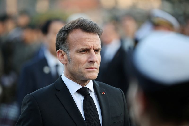 Macron proíbe realização de protestos não sindicais na França