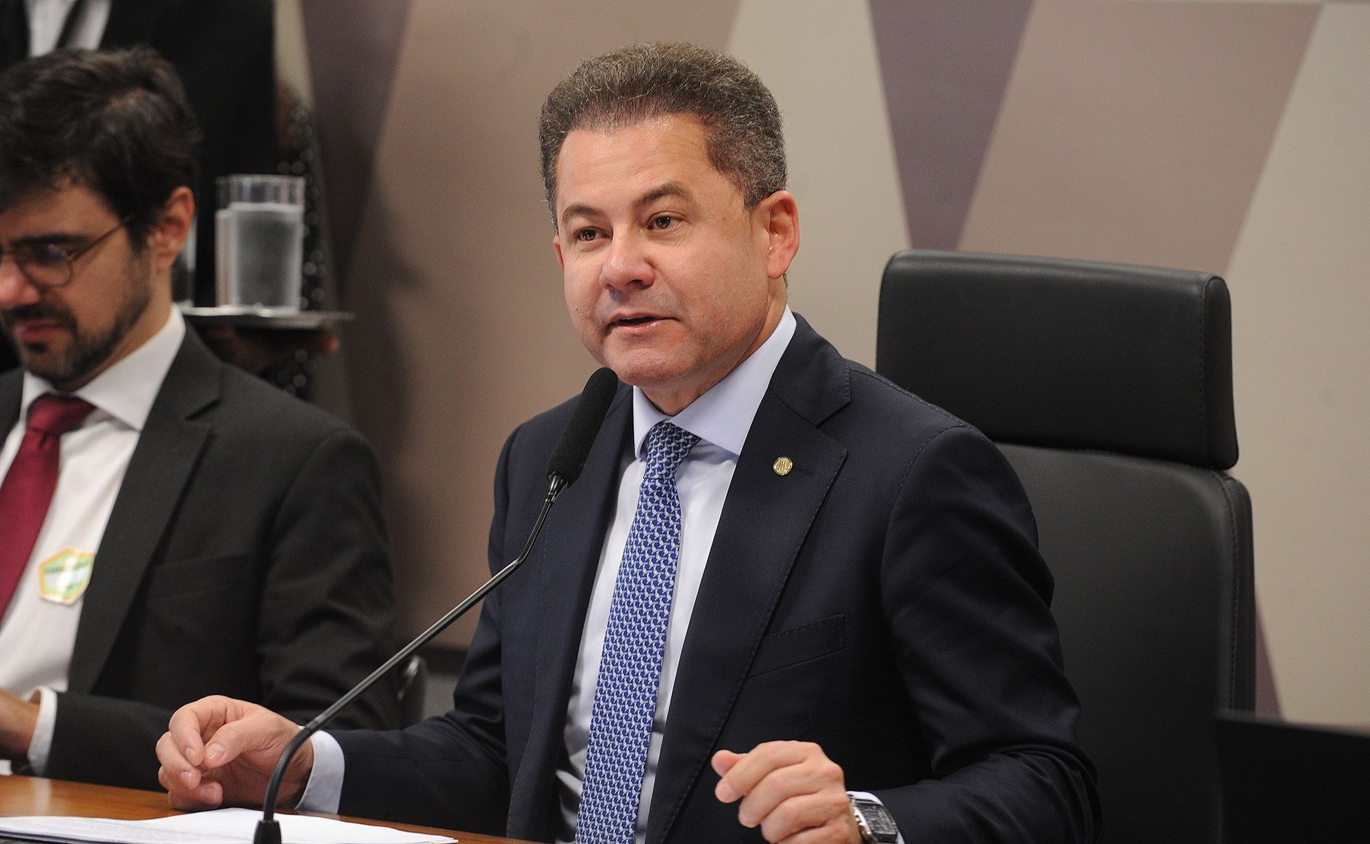 PF pediu aval de Mendonça para obter repasses de Vorcaro a pessoas com foro